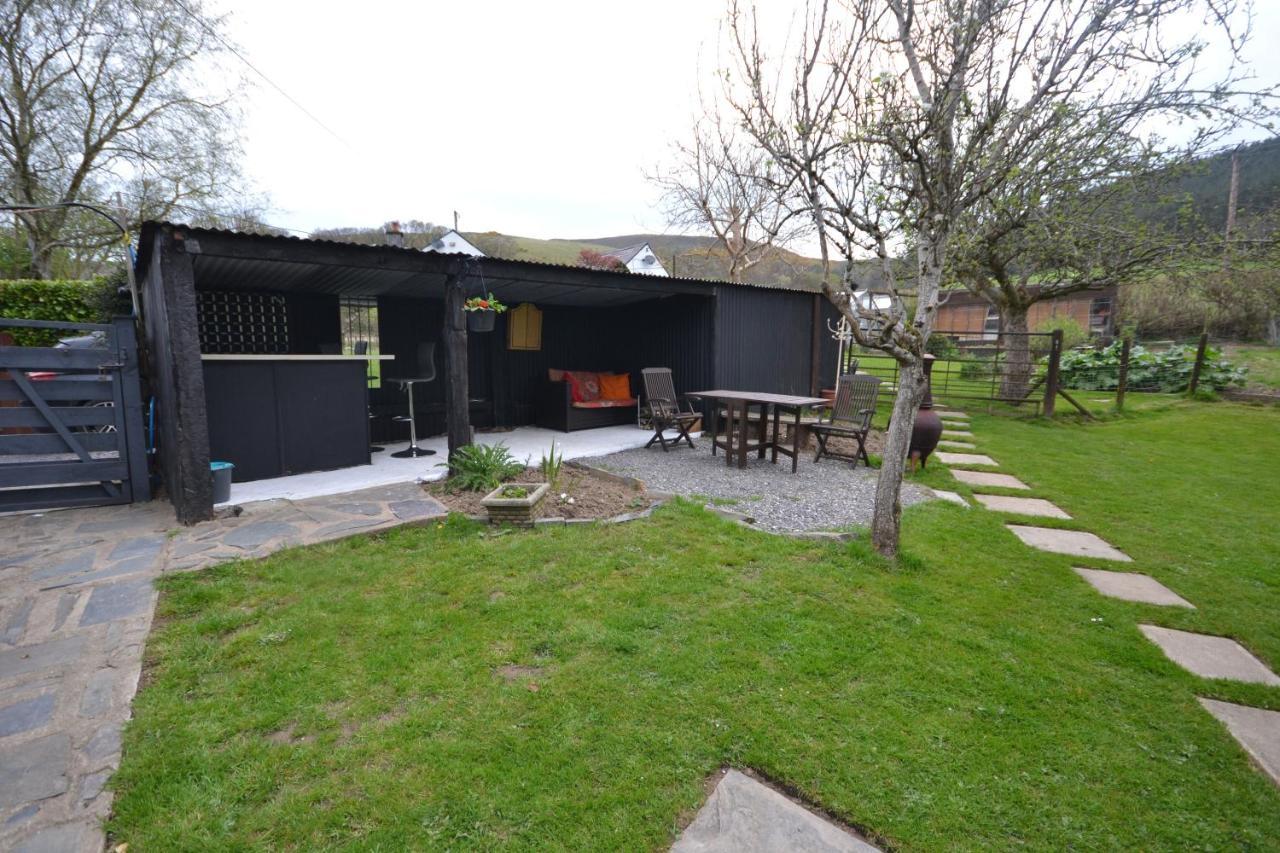 Stunning 2-Bed Cabin In Nantglyn デンビー エクステリア 写真
