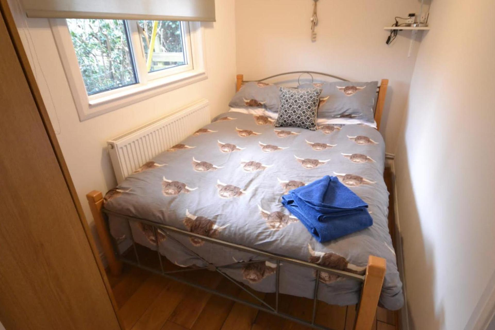 Stunning 2-Bed Cabin In Nantglyn デンビー エクステリア 写真